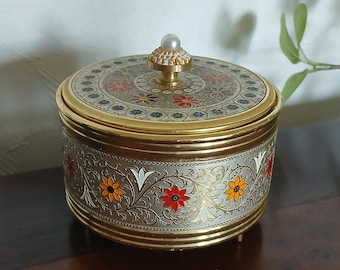 Caja musical/portapolvos faciales de latón japonés antiguo