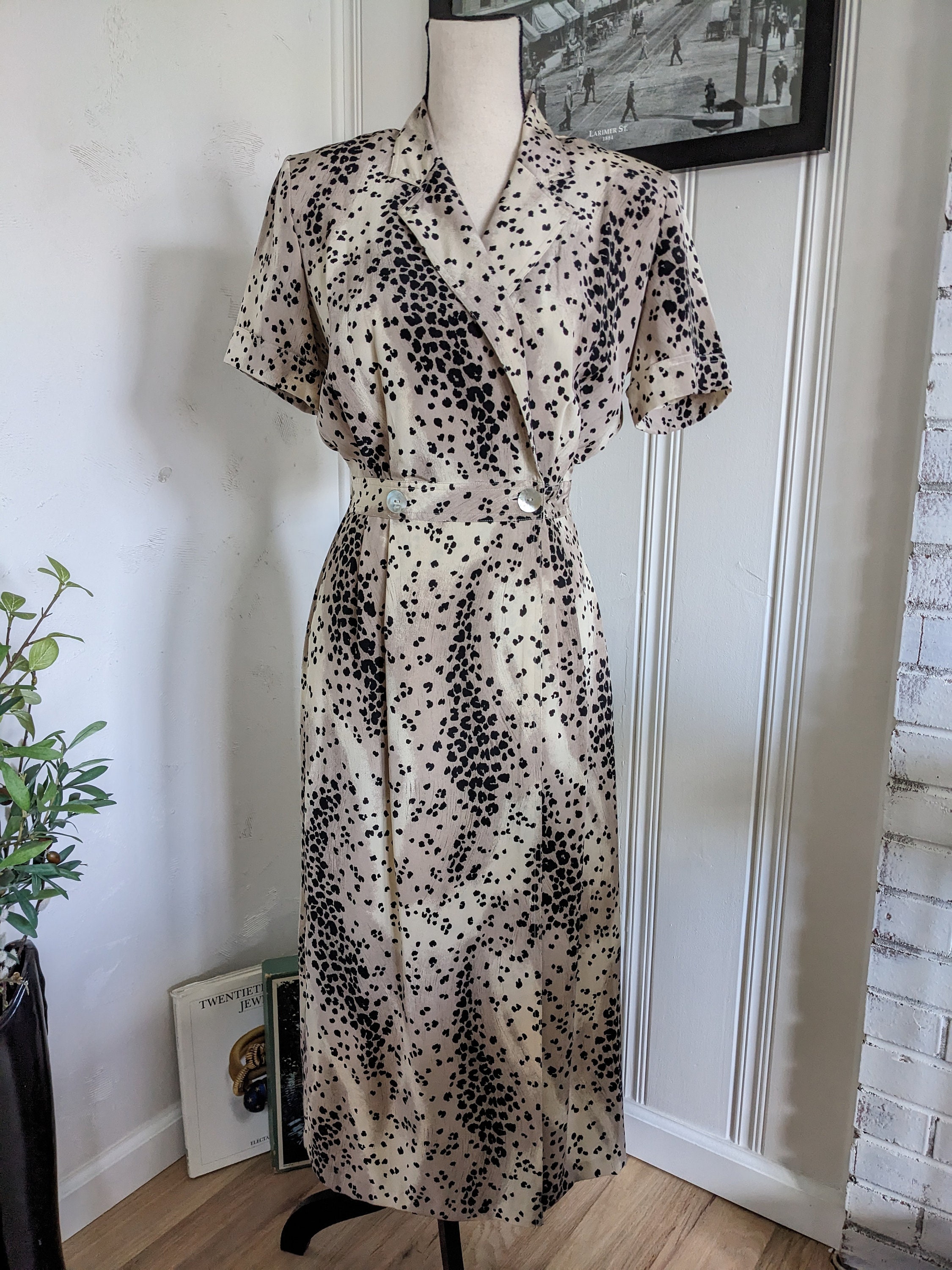 robbie bee dresses Robbie Bee *Vintage* 100% Silk Maxi Dress (Size 10) main image 1