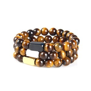 Personalized Tiger's Eye Bead Bracelet: Engraved Name, Date, Coordinates
