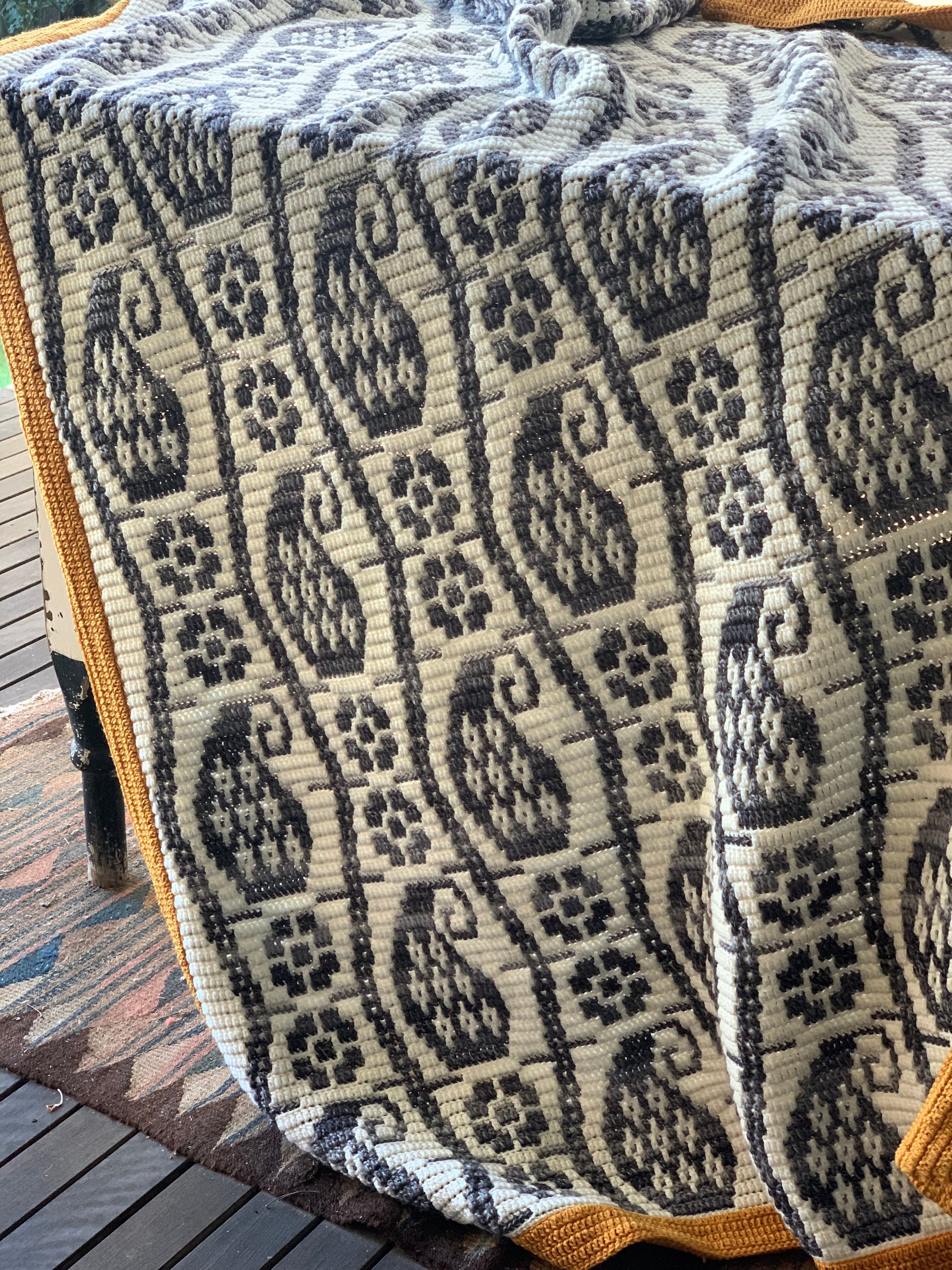 ポポGobelin Weaving Paisley Pattern Blo Paisley Printed Rayon Challis - Brick Red/Slate Blue/Clay Orange