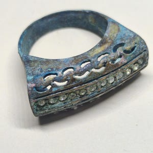 ローマの指輪 | 古代の指輪 | 青銅の指輪 | 中世の指輪 | 北欧の指輪 | ローマの遺物、古代ローマのジュエリー |