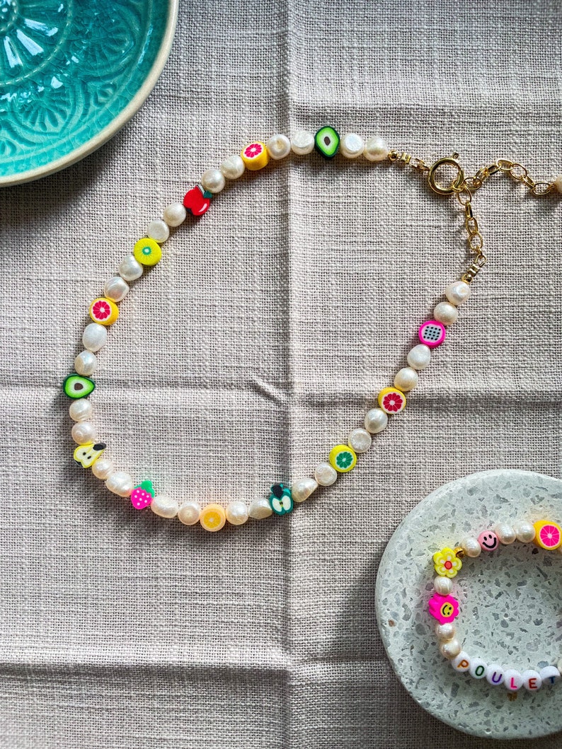 OBST Handgemachte Halskette aus Obst Polymer Clay Perlen und echten Süßwasserperlen Vergoldeter Verschluss Bunte Halskette image 6