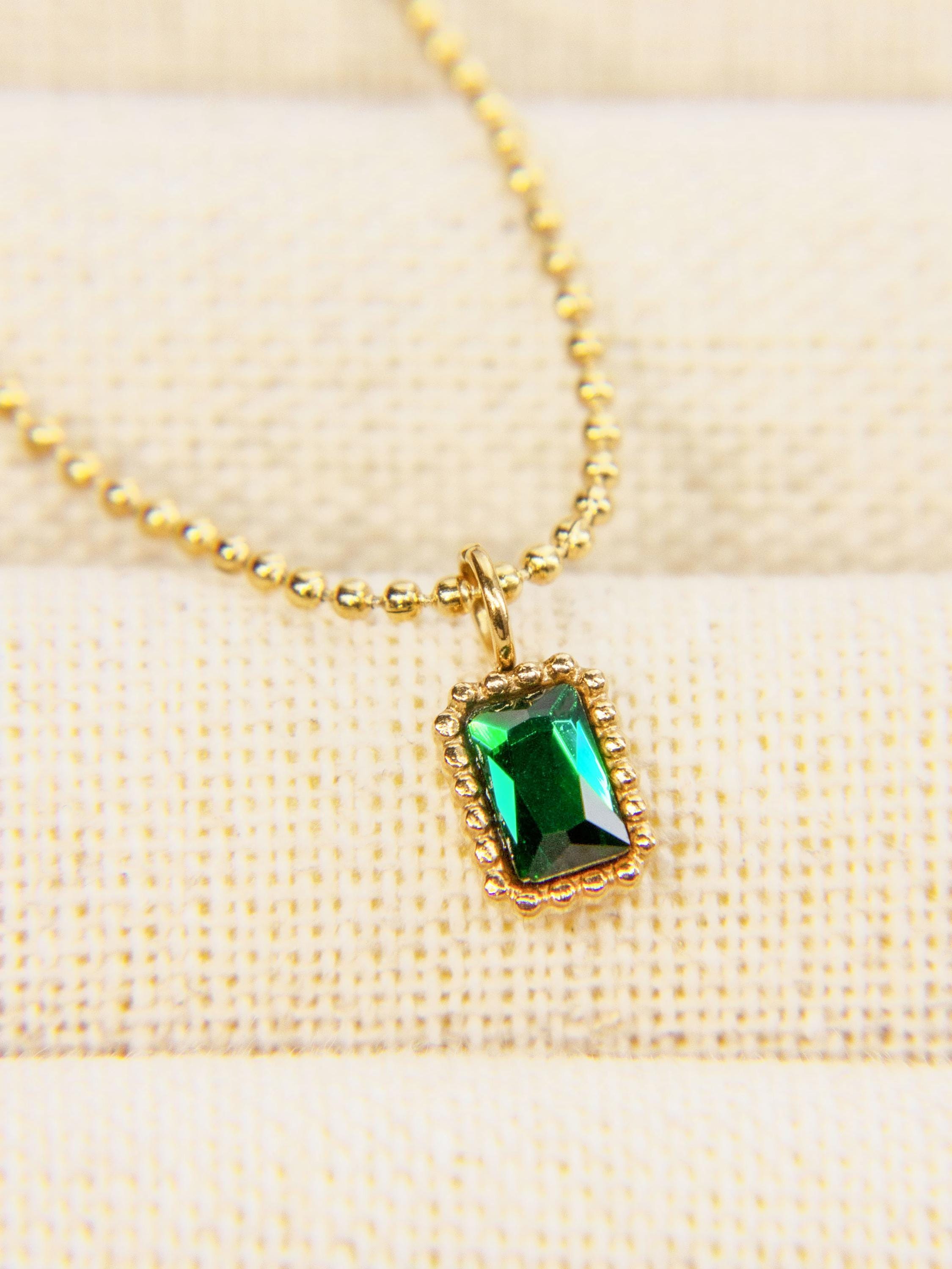 Emerald Gemstone Necklace | 18K Gold Vintage Necklace