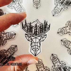 Minimalistischer Berg Hirsch Sticker mit Wald Motiv  - Natur Aufkleber, Outdoor Sticker, handgefertigt - wetterfestes Vinyl