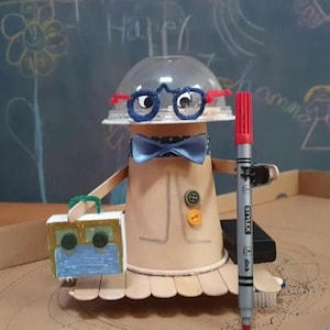Back to School Inventor Children&#39;s Party Set: Craft Kit for Children DIY Robot &quot;Mala Buntschuh&quot;