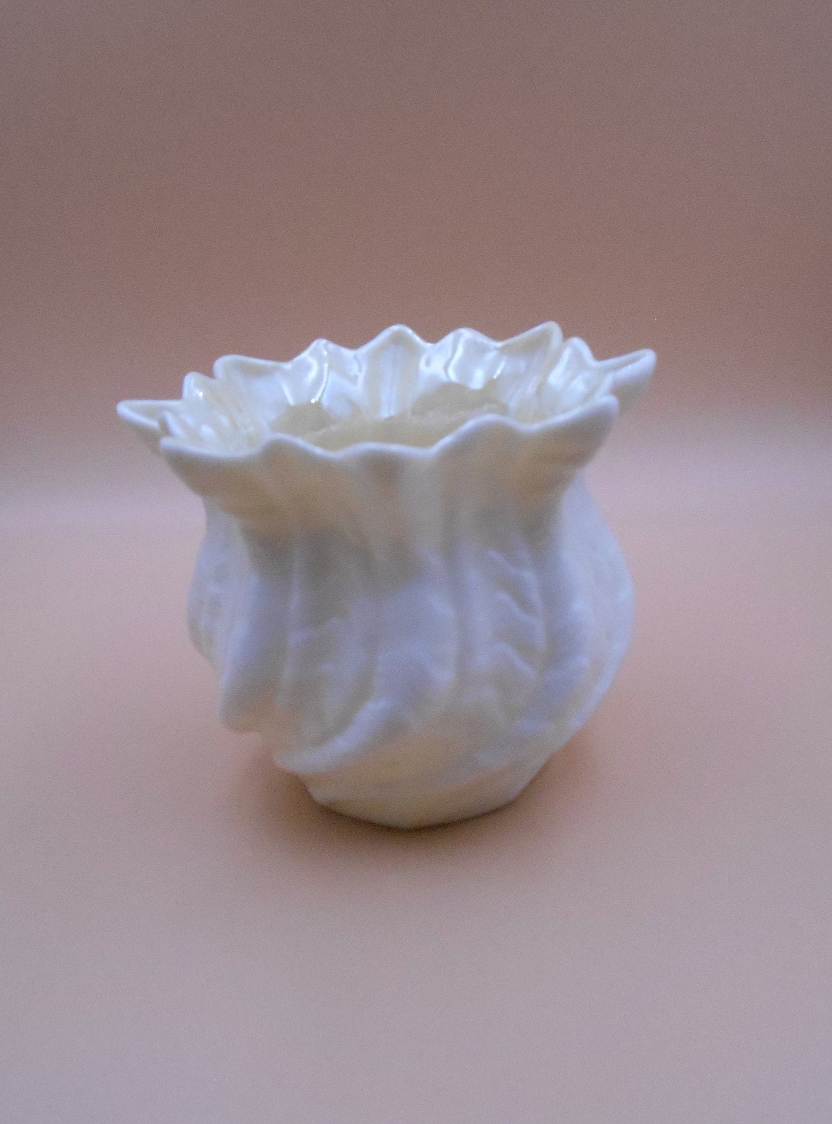 VINTAGE BELLEEK IRELAND Parian China No 0857 Lusterware Vase/pot/bowl