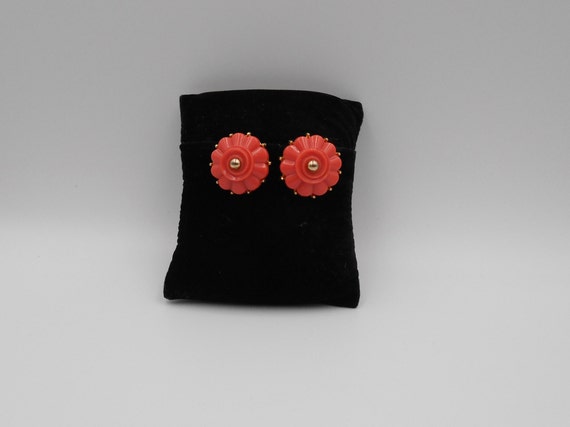 TRIFARI EARRINGS Orange Faux Coral Gold Tone Meta… - image 1