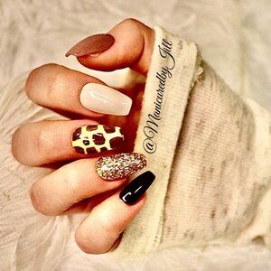Giraffe press on nails | sizing kit required | safari nails | made to order | custom 10 piece set | choose your length and shape