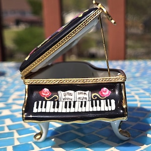 Vintage Limoges Black Porcelain Grand Piano Trinket Jewelry Box with Roses
