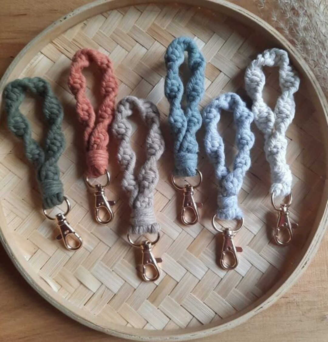 Macrame Fingerlet/ Macrame Spiral Key Chain/macrame Key Charm/ - Etsy