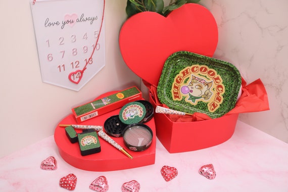Adorable Valentine’s Gift Set - Daphney Lighter, Tray, Grinder & HighCoolCat Cones -