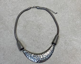Hammered Silver Crescent Statement Necklace / Modern Chunky Collar / Bold Minimalist Jewellery for Women