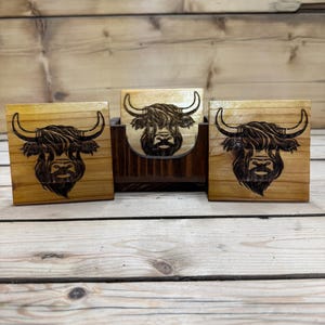 Träunderlägg med hållare 10 x 10 cm Ko/Tjur