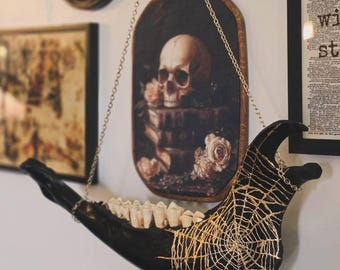 Colgante de pared de hueso de mandíbula negra / Telaraña dorada, decoración gótica peculiar