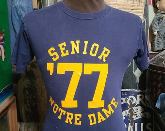 Vintage 1977 Notre Dame University Senior Student soft cotton single stitch College 70s tee t shirt 34 S