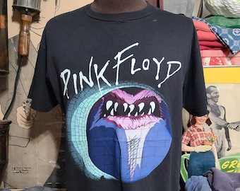 NOS Vintage 1990s Winterland Pink Floyd The Wall Rock Concert tour music fan 90s single stitch music fan band tee t shirt 44 L