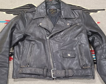 Vintage 1960er Jahre Montgomery Ward Steer aus Leder Schwarz Motorrad Gürtel Full-Reißverschluss Punk Rock n Roll Jacke 44 L