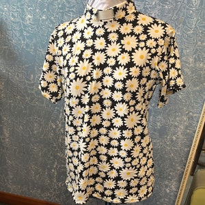 Black and white Daisy flower stretch vicar ,clergy,dickie vestment top so soft .cotton spandex .many sizes available