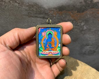 チベット仏教のお守り箱：仏陀または風の馬の守護ペンダント - Etsy 日本