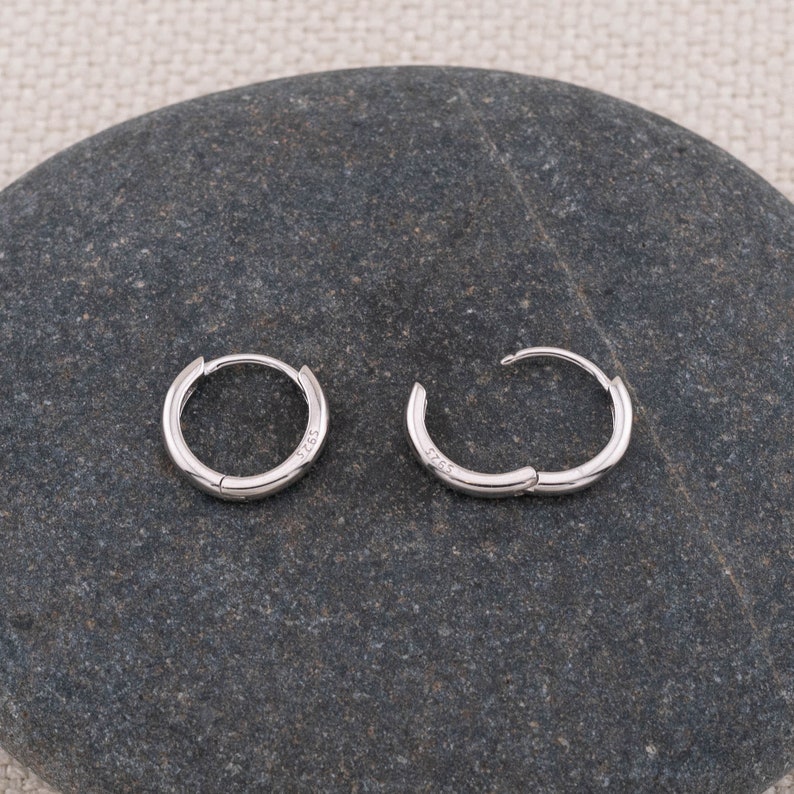 Ensemble de petites créoles câlins de 2 ou 3 paires, simples boucles d'oreilles créoles à charnière câlins empilables tous les jours en argent sterling ou en or 14 carats, cadeau pour elle image 8