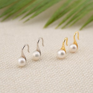 Minimalistic pearl earrings sterling silver or 14 K gold, freshwater pearl, artful gift for her, french hook small dainty drop pearl earring