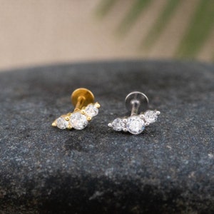 Pendientes diminutos de hélice CZ, perno de cartílago de espalda plana, pendientes de diamantes de 18G de caracola tragus escalador, pendientes de ópalo todos los días regalo en caja simple pequeño