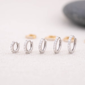 Orecchini a cerchio con pavé, orecchini impilabili, orecchini a cerchio con diamanti cz, orecchini a cerchio piccoli in oro, orecchini a cerchio in argento, regalo duraturo per la migliore amica, regalo adorabile per lei