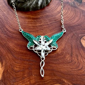 Arwen’s EvenStar Necklace Elven Leaf Jewellery Ivy Enamel Pin Collectors gift for her, Elfin jewel Elf Queen Cosplay Crystal Necklace
