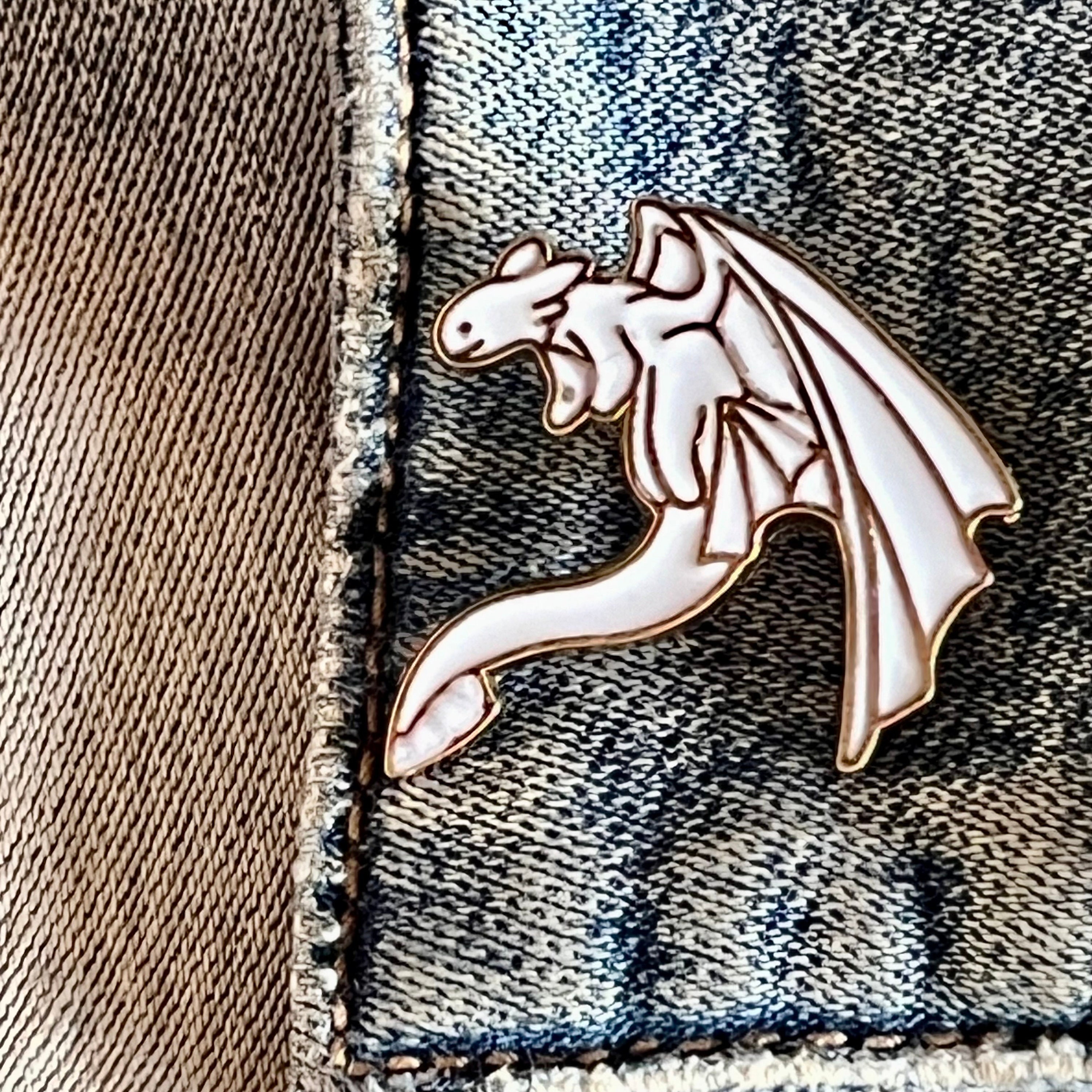 How to Train Your Dragon TOOTHLESS Enamel Pin Cute Pins Button ...