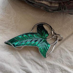 Elven Leaf, Ivy leaf Enamel Pin Elfin Pins or EvenStar necklace Arwen&#39;s pins Jacket Lorien collector Gift Brooch, Elf Cloak Clasp for jacket