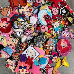 Surprise Mystery Pack 4-6 stuks opstrijkbare patches, Lucky Dip, assortimentsbadge, spijkerjasje tas kinderfilm cartoon patch Geborduurde patch