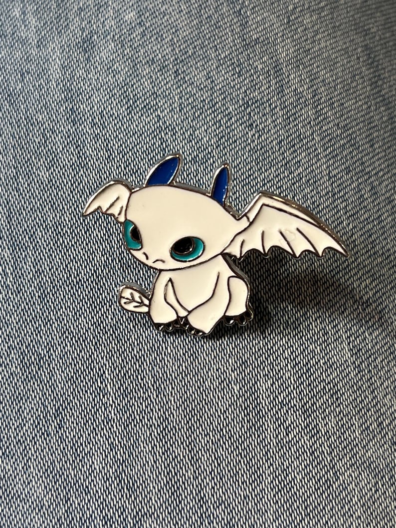 How to Train Your Dragon Toothless & Luna Enamel Pin, Night Fury Cute ...