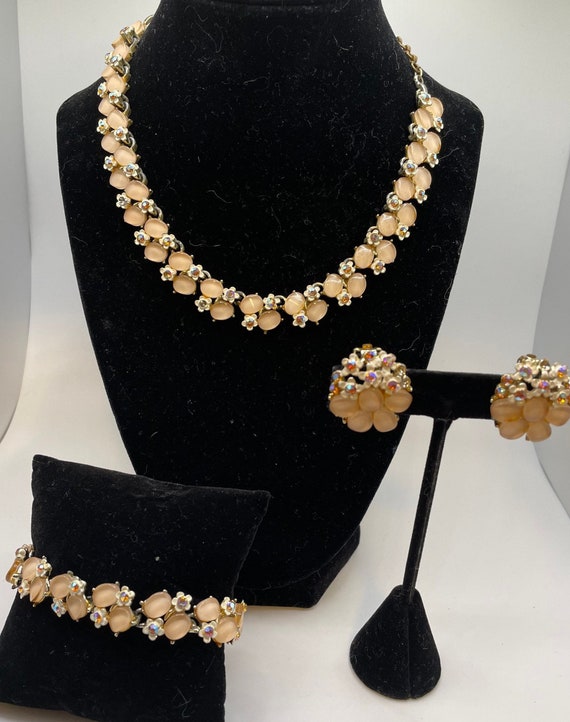 Stunning vintage jewelry set. Art Deco