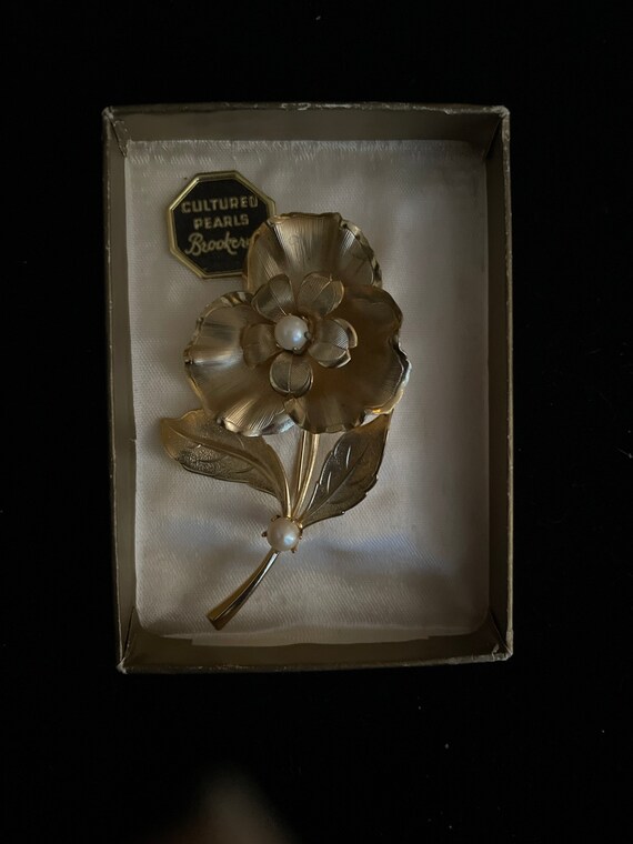 Vintage Bookcraft cultured pearls gold tone flowe… - image 2