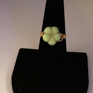 Handcrafted wire wrapped hypoallergenic gold tone flower Czech Republic rare glass ring