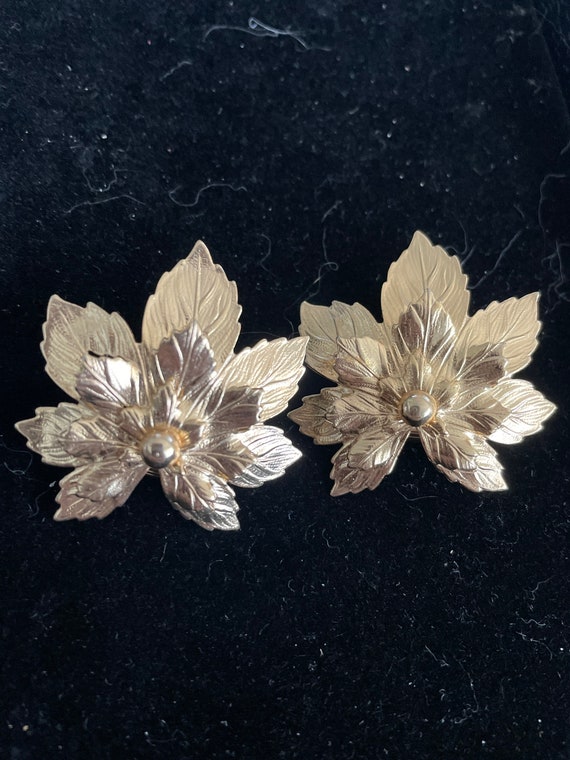 1970’s SAC gold tone earrings