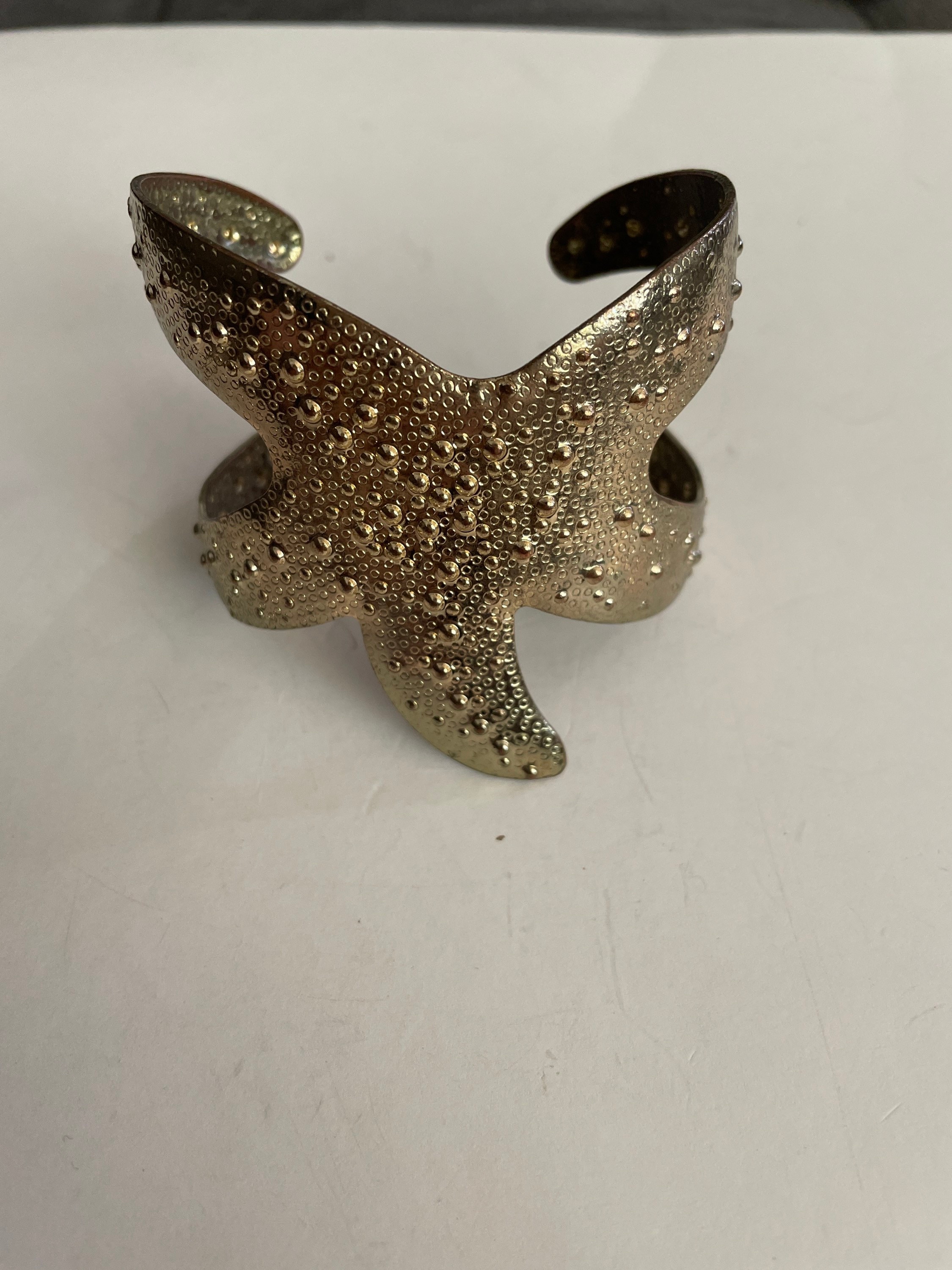 Lilly Pulitzer Gold Bracelet with Starfish Design NWT Lilly Pulitzer Gold Starfish Stretch Cuff | Mercari main image 4