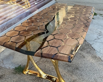 Mesa de losa de nogal con borde vivo, diseño hexagonal de resina epoxi