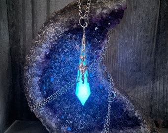 FROZEN GLOW CRYSTAL NECKLACE / glowing in the dark crystal pendant with stainless steel chain / glowing jewelry made of epoxy / esoteric witchcraft