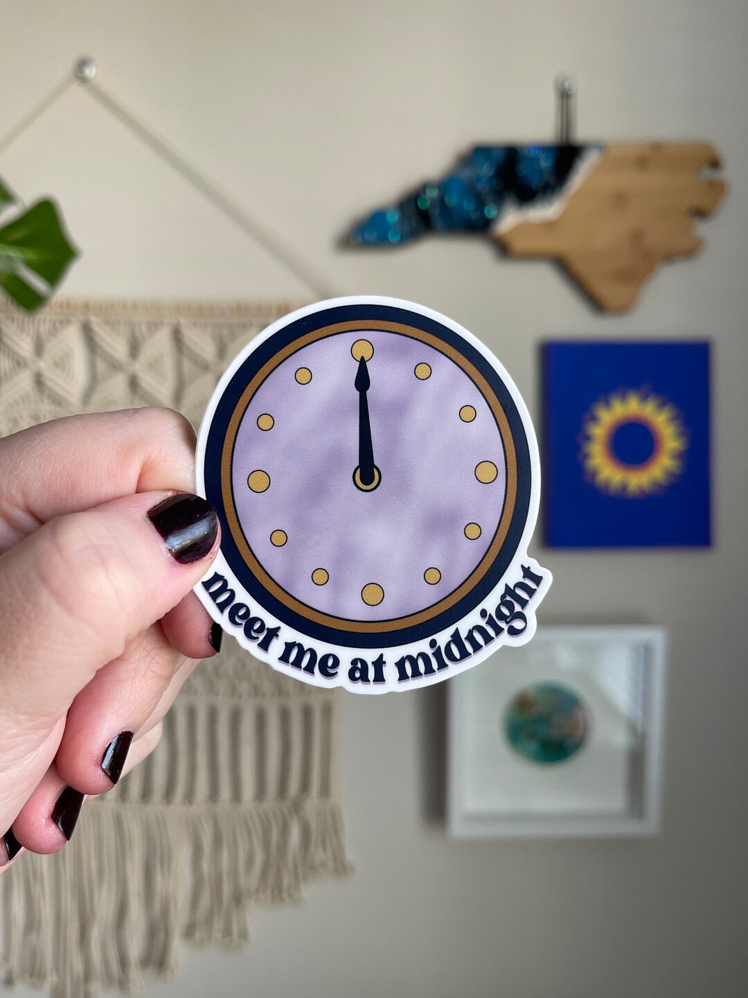 For those wondering, the vinyl clock comes with a template to help you hang  it! Also has stickers to cover the barcodes which is nice. : r/TaylorSwift