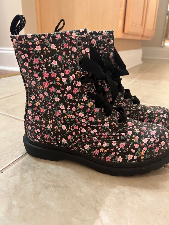 Vintage Floral Lace Up combat boots, Cottage Core,