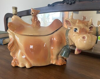 Elsie the Cow w Winking Cat Finial - Cookie Jar de Brush Pottery USA - W10 - 1940s 1950s - Vintage - MCM - Cerámica caprichosa Moo Moo