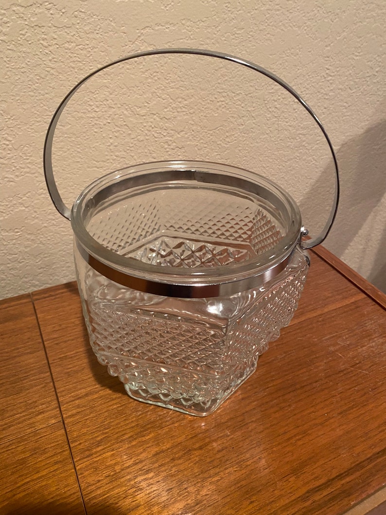 Anchor Hocking Crystal Cut Wexford Pressed Glass Ice Bucket with Silver Handle image 4