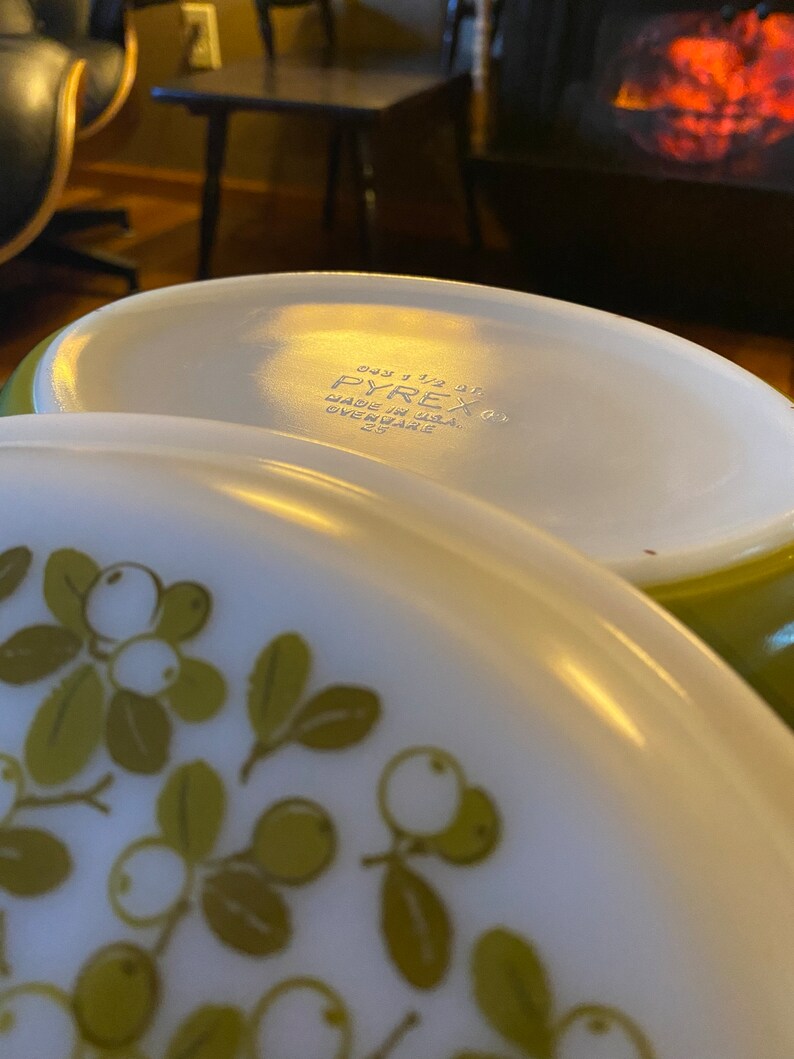 Pyrex Verde Olive Casserole & Candle Serving Cradle Olive, Avocado Green 043 1.5 Quart Vintage MCM image 6