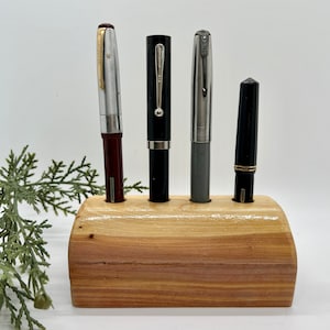 Cedar Fountain Pen Holder