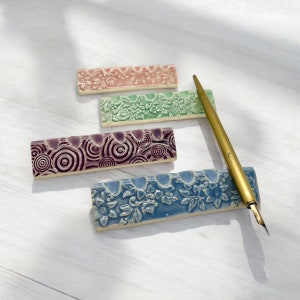Pen and Brush Rest, Floral