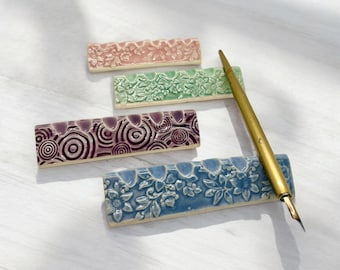 Pen and Brush Rest, Floral