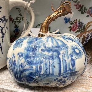 Pastoral Vista Classic Chinoiserie Hand-Crafted Pumpkin
