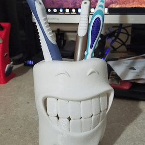 Smiling Toothbrush Holder - Quirky and Functional