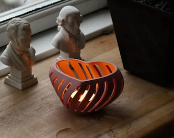 Heart-Shaped Tealight Candleholder - Romantic Ambiance